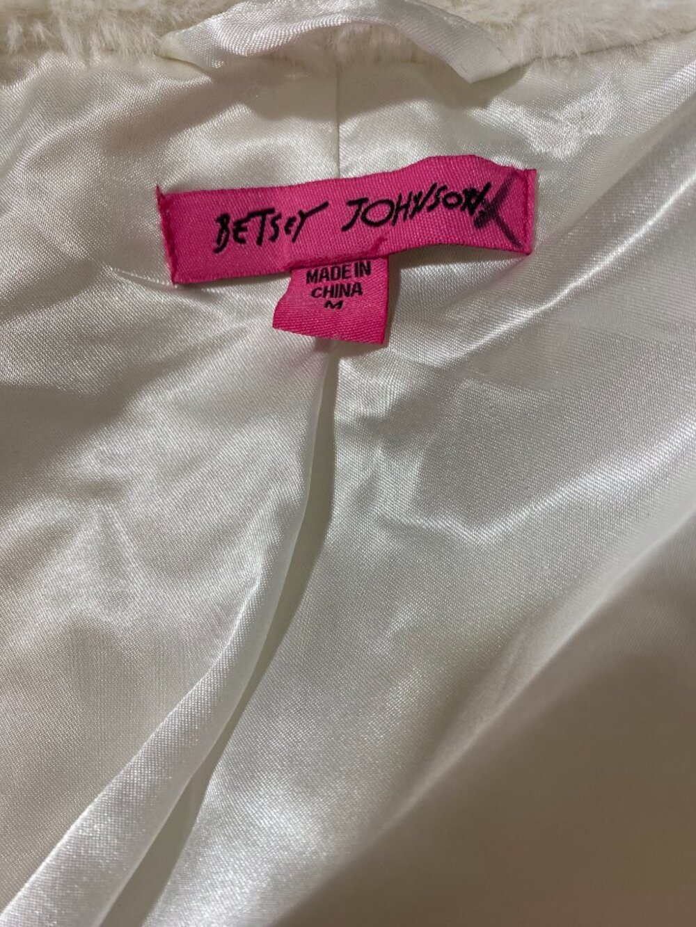 BETSEY JOHNSON '14 White Faux Fur Cape Bolero Jacket Lined Sz M Y2K Glam ($135) - Picture 2 of 9